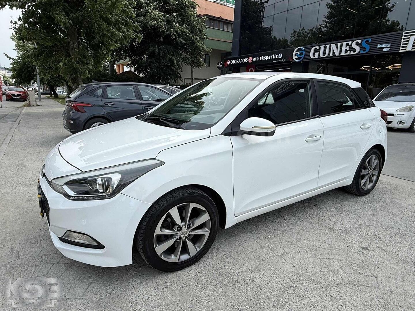 Galeriden Hyundai i20 1.4 CRDi Style 2018 Model Sakarya 139.500 km Beyaz 2