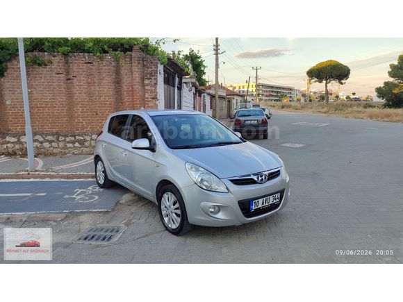 HYUNDAİ İ 20 1.4 CRDİ STYLE PAKET EN DOLUSU