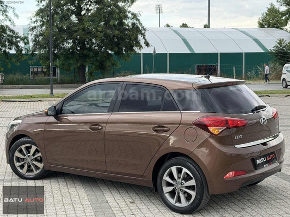 BATU AUTO'DAN 2014 HYUNDAİ İ20 1.4CRDİ STYLE 150 BİNDE TEMİZ