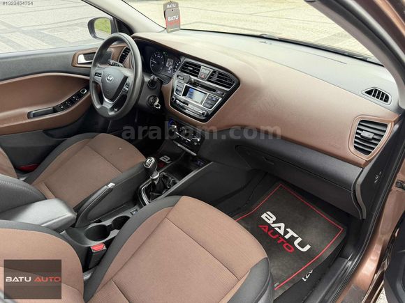 BATU AUTO'DAN 2014 HYUNDAİ İ20 1.4CRDİ STYLE 150 BİNDE TEMİZ