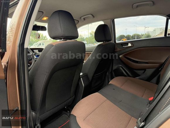 BATU AUTO'DAN 2014 HYUNDAİ İ20 1.4CRDİ STYLE 150 BİNDE TEMİZ