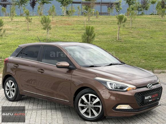 BATU AUTO'DAN 2014 HYUNDAİ İ20 1.4CRDİ STYLE 150 BİNDE TEMİZ