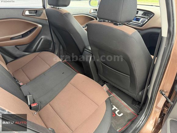 BATU AUTO'DAN 2014 HYUNDAİ İ20 1.4CRDİ STYLE 150 BİNDE TEMİZ