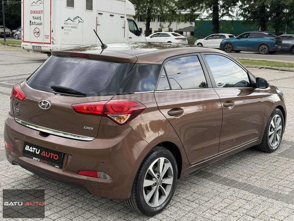 BATU AUTO'DAN 2014 HYUNDAİ İ20 1.4CRDİ STYLE 150 BİNDE TEMİZ