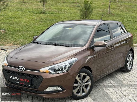 BATU AUTO'DAN 2014 HYUNDAİ İ20 1.4CRDİ STYLE 150 BİNDE TEMİZ