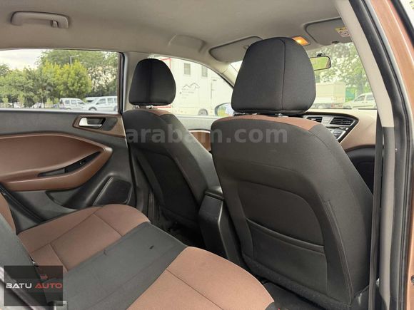 BATU AUTO'DAN 2014 HYUNDAİ İ20 1.4CRDİ STYLE 150 BİNDE TEMİZ