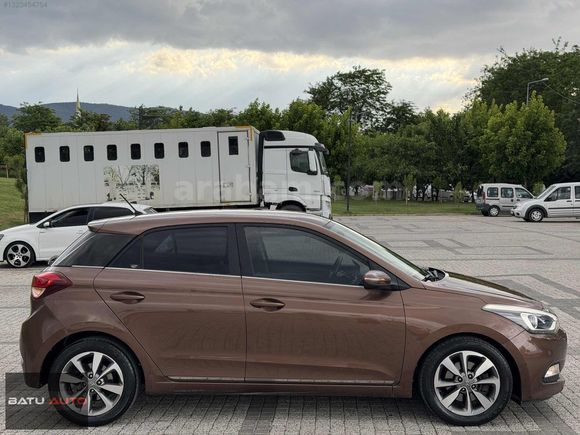 BATU AUTO'DAN 2014 HYUNDAİ İ20 1.4CRDİ STYLE 150 BİNDE TEMİZ