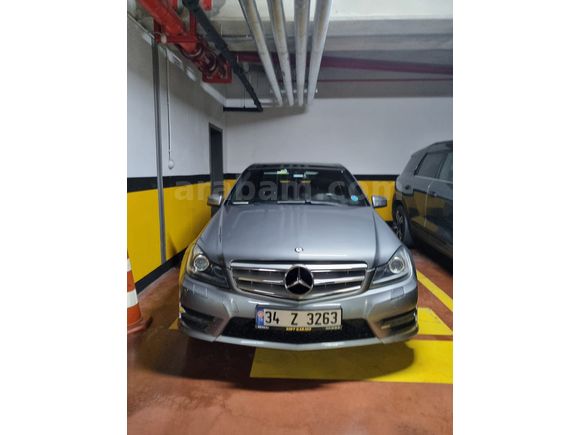 Emsalsiz Düşük KM, Özel Retro Tasarım 2013 Çıkışlı Mercedes C 180 AMG. İlk Sahibinden