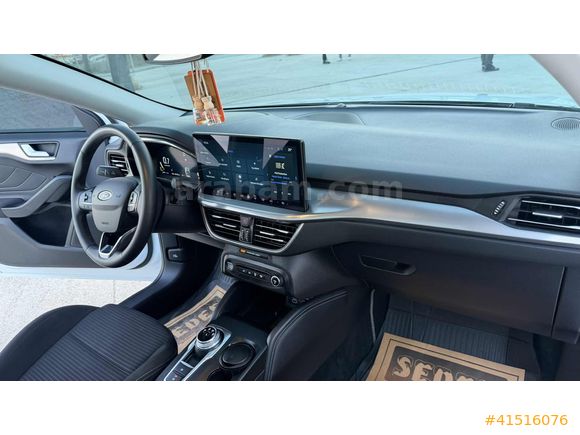 2025 MODEL DİZEL 40 BİN KM TİTANİUM-X AÇILIR CAM TAVAN HATASIZ