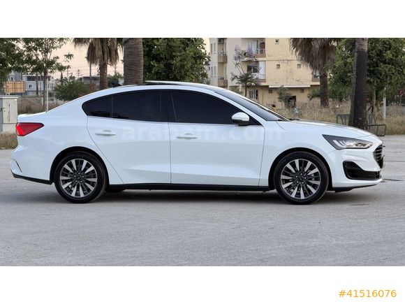 2025 MODEL DİZEL 40 BİN KM TİTANİUM-X AÇILIR CAM TAVAN HATASIZ