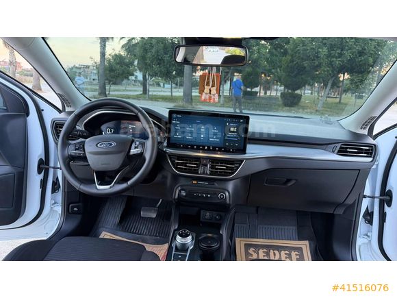 2025 MODEL DİZEL 40 BİN KM TİTANİUM-X AÇILIR CAM TAVAN HATASIZ