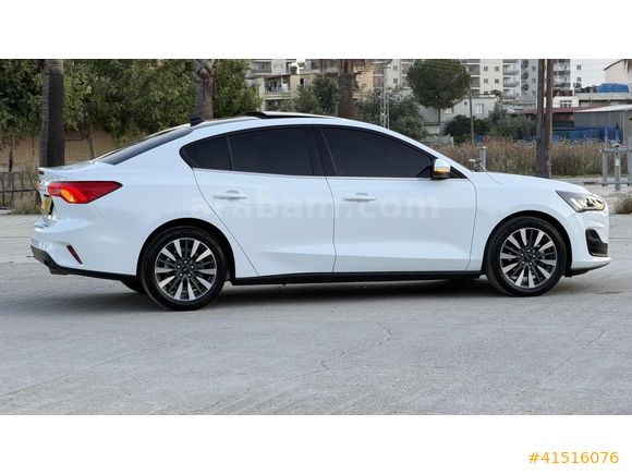2025 MODEL DİZEL 40 BİN KM TİTANİUM-X AÇILIR CAM TAVAN HATASIZ