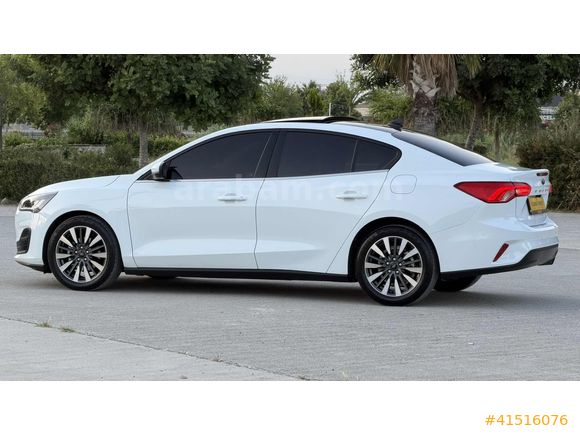 2025 MODEL DİZEL 40 BİN KM TİTANİUM-X AÇILIR CAM TAVAN HATASIZ