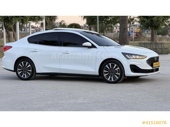 2025 MODEL DİZEL 40 BİN KM TİTANİUM-X AÇILIR CAM TAVAN HATASIZ
