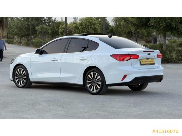 2025 MODEL DİZEL 40 BİN KM TİTANİUM-X AÇILIR CAM TAVAN HATASIZ