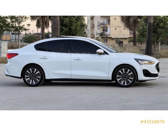 2025 MODEL DİZEL 40 BİN KM TİTANİUM-X AÇILIR CAM TAVAN HATASIZ