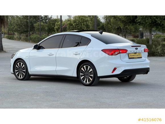 2025 MODEL DİZEL 40 BİN KM TİTANİUM-X AÇILIR CAM TAVAN HATASIZ
