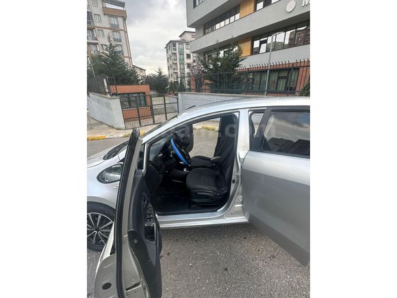 Bayan Sahibinden Kia Rio 1.25 EX Trend 2012 Model