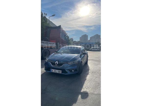 Sahibinden Renault Megane 1.5 dCi Touchrome 2017 Model  135.000 km Mavi (metalik)