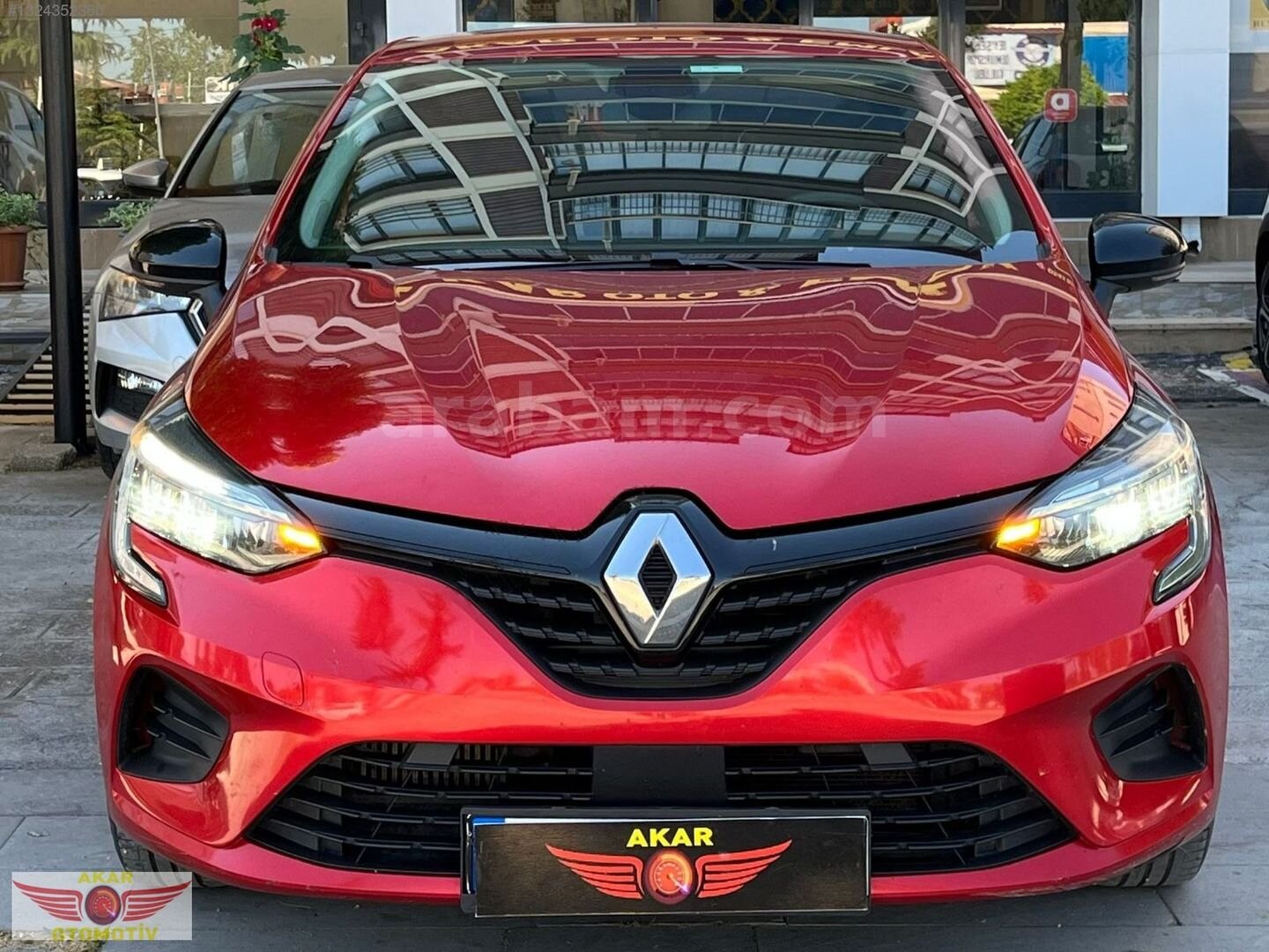 Galeriden Renault Clio 1.0 TCe Joy 2023 Model Konya 111.000 km Kırmızı 3