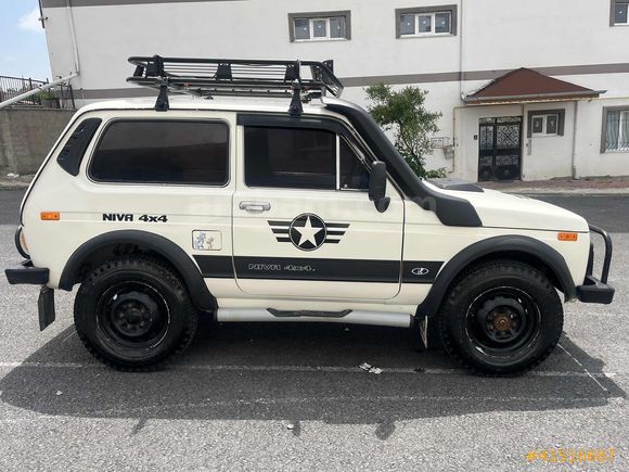 EMSALSİZ 4X4 NİVA