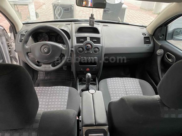 SAHİBİNDEN DEĞİŞENSİZ 1.5 dci MEGANE 2