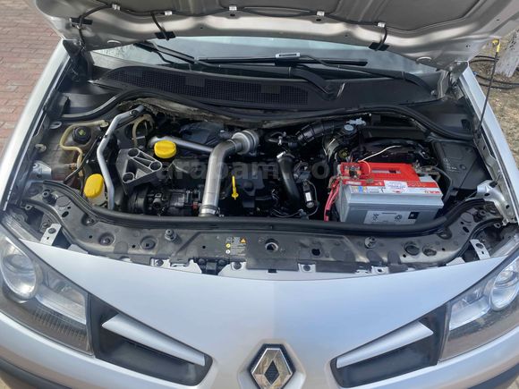SAHİBİNDEN DEĞİŞENSİZ 1.5 dci MEGANE 2