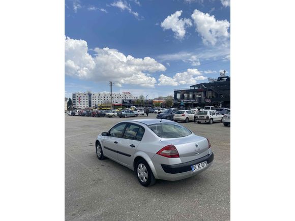 SAHİBİNDEN DEĞİŞENSİZ 1.5 dci MEGANE 2