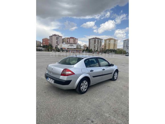 SAHİBİNDEN DEĞİŞENSİZ 1.5 dci MEGANE 2