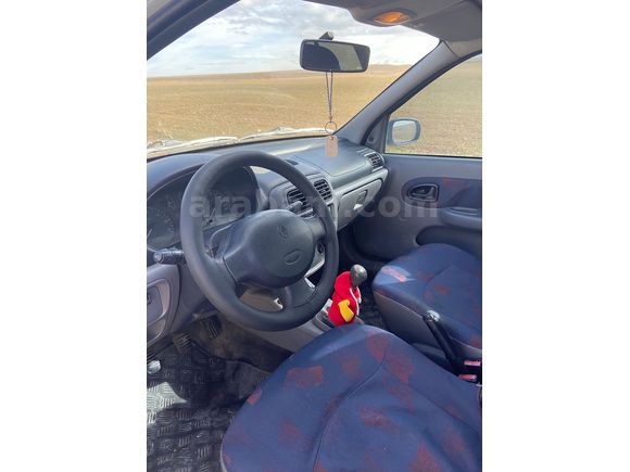 Sahibinden Renault Clio 1.4 RNA 2000 Model 