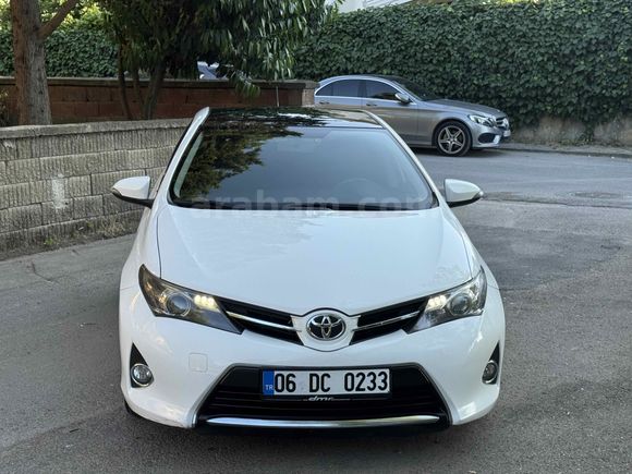 Galeriden Toyota Auris 1.4 D-4D Active Skypack 2013 Model İstanbul