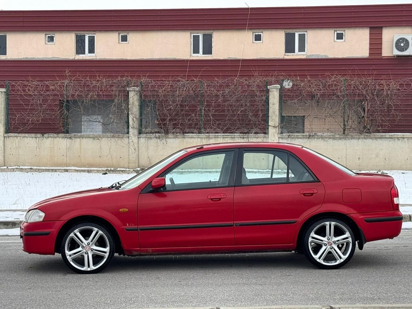 Sahibinden Mazda 323 1.5 GLX 1999 Model 5