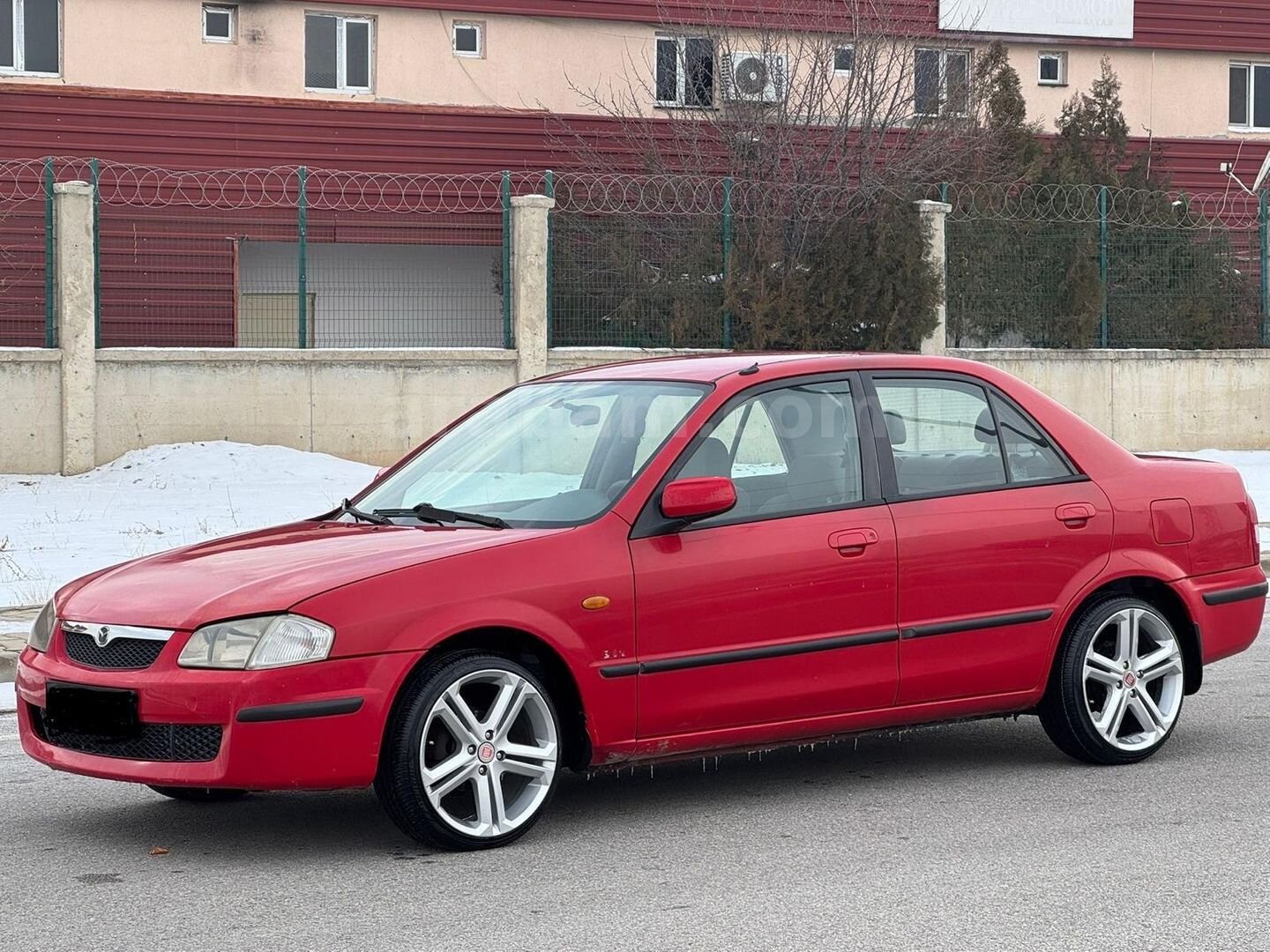 Sahibinden Mazda 323 1.5 GLX 1999 Model 3