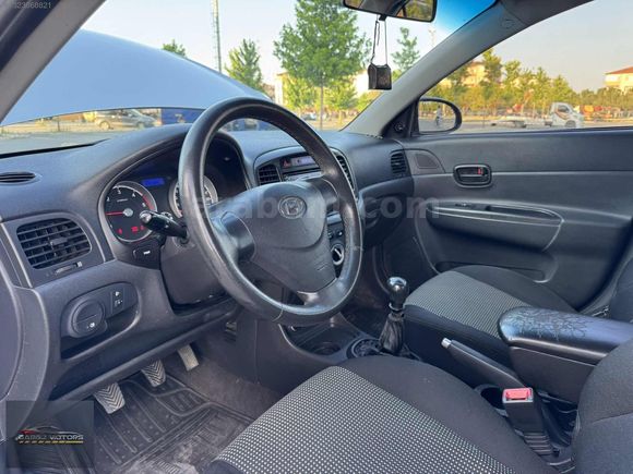 215 BİNDE ORJİNAL KM HYUNDAİ ACCENT ERA 1.5CRDİ-VGT