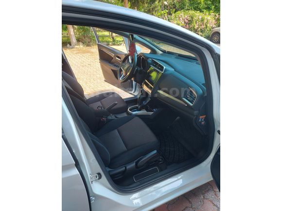Sahibinden Honda Jazz 1.3 Elegance 2016 Model İzmir
