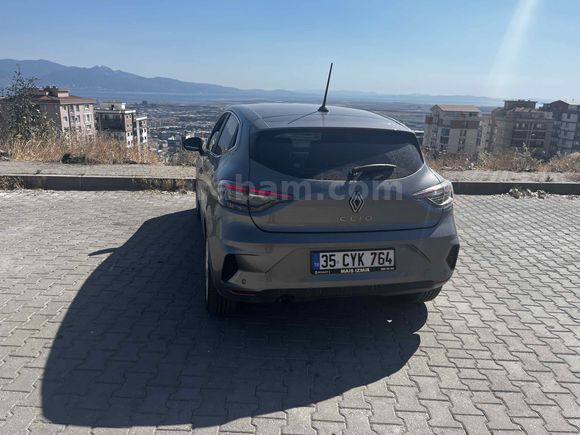 Sahibinden Renault Clio 1.0 TCe Evolution 2025 Model 