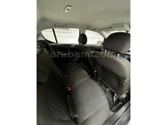 Tertemiz  sıfır ayarında Opel Corsa km'si düşük ideal araba
