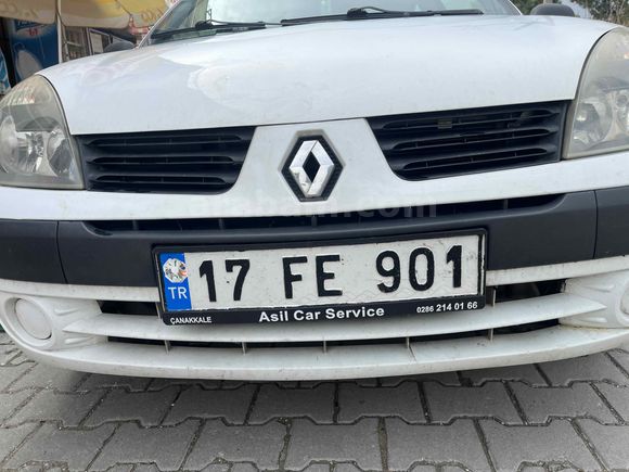 Saf Benzinli Clio Kitapçıkları Üstünde