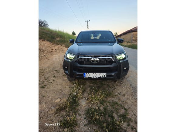 Sahibinden Toyota Hilux 2.4 D-4D 4x4 Invincible 2024 Model 