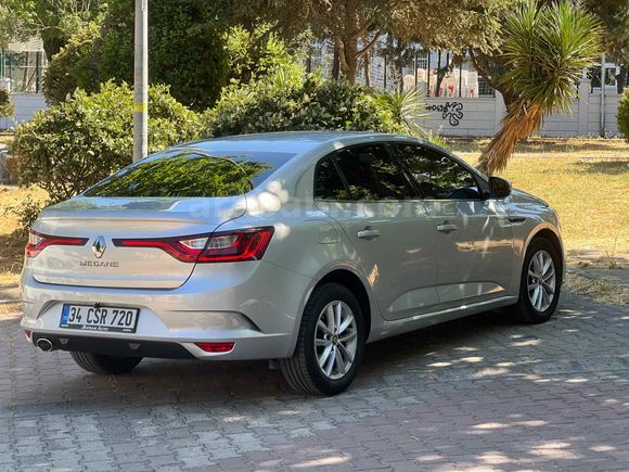 Sahibinden Renault Megane 1.5 Blue DCI Touch 2020 Model 