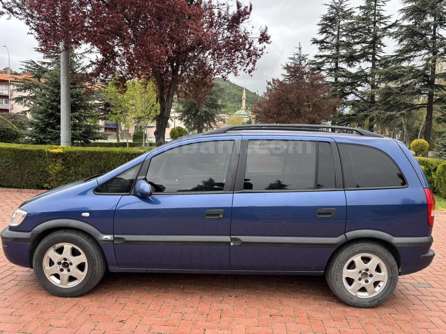 Galeriden Opel Zafira 1.6 Elegance 2002 Model Afyonkarahisar 289.900 km Mavi 1