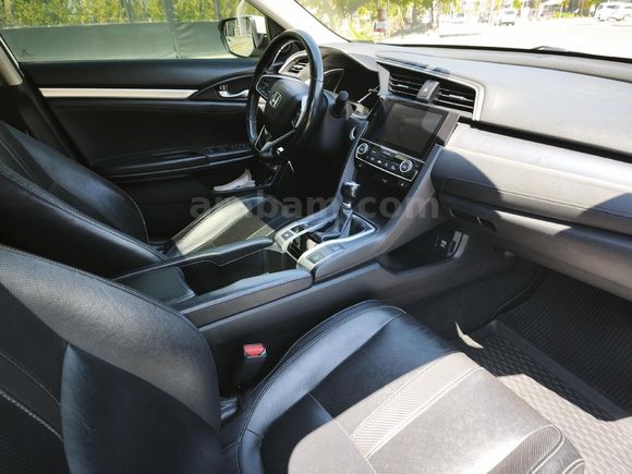 Sahibinden Honda Civic 1.6i DTEC Executive 2018 Model  95.000 km Beyaz