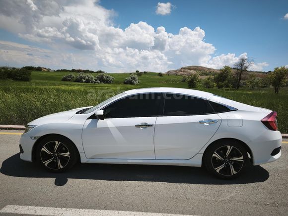 Sahibinden Honda Civic 1.6i DTEC Executive 2018 Model  95.000 km Beyaz