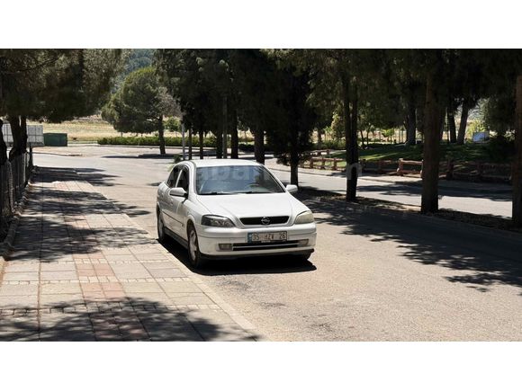 Temiz  Opel Astra 1.6 CD 2000 Model