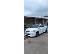 Sahibinden Hyundai Accent Blue 1.4 CVVT Mode 2011 Model Bursa 210000 km Beyaz