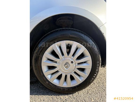 Vegas Garage'den 2011 Clio Extreme 83 Bin Km 4 Lastik Sıfır