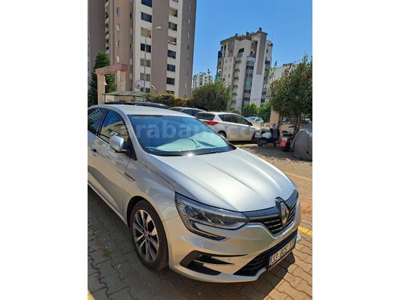Öğretmenden temiz Renault Megane 1.3 TCe Icon 2025 Model
