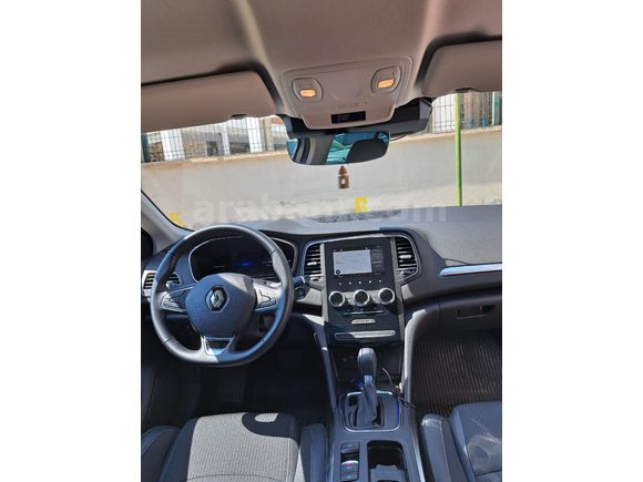 Öğretmenden temiz Renault Megane 1.3 TCe Icon 2025 Model