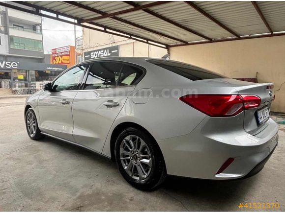 KORKMAZ GRUPDAN 2025 ÇIKIŞLI FORD FOCUS TITANIUM STİL