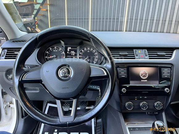 BOYASIZ 2017 MODEL SKODA OCTAVİA 1.2 TSİ AMBİTİON